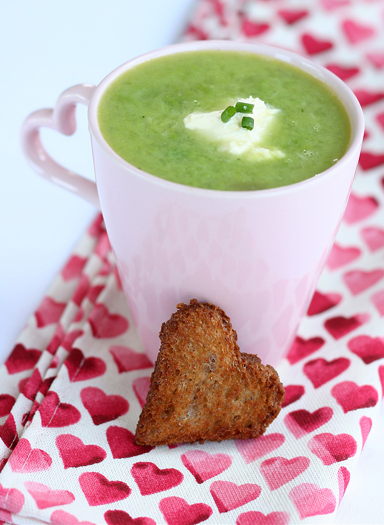 Pea & Roasted Garlic Soup